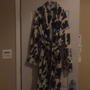 GUC Wmn’s  s/m 🐄 print bathrobe